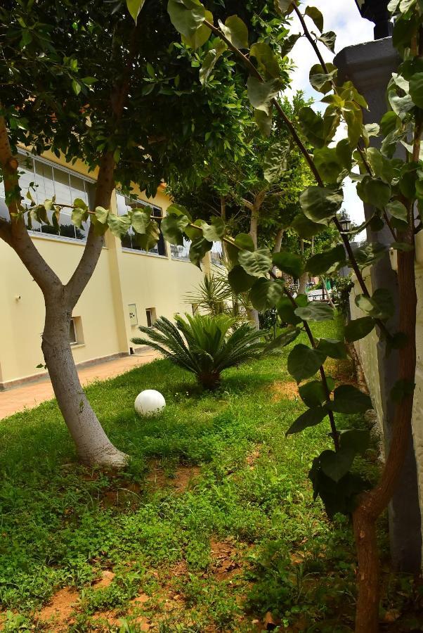 Otel Nora Side